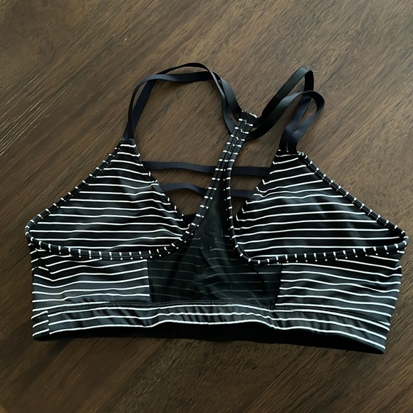 Victorias Secret Sport Black and White Caged front sports bra Large - Picture 2 of 3